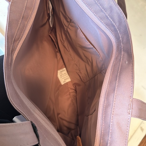 HERSCHEL Supply Co.  Ash Rose Shoulder Tote Bag - Picture 4 of 4